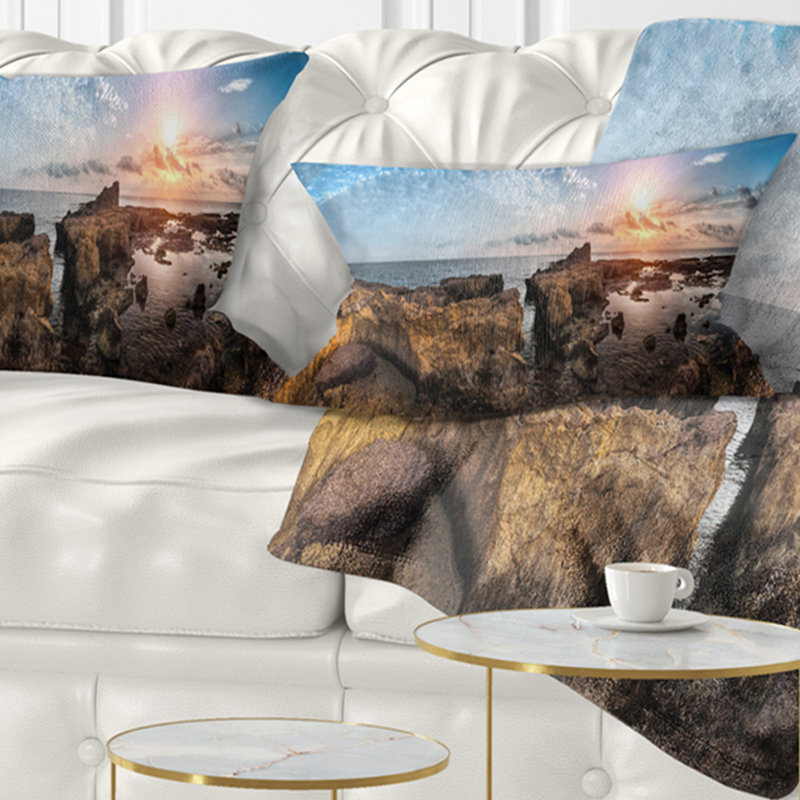 Plage avec ruines anciennes - Coussin décoratif à imprimé paysage, Rectangle, 12 po x 20 po
