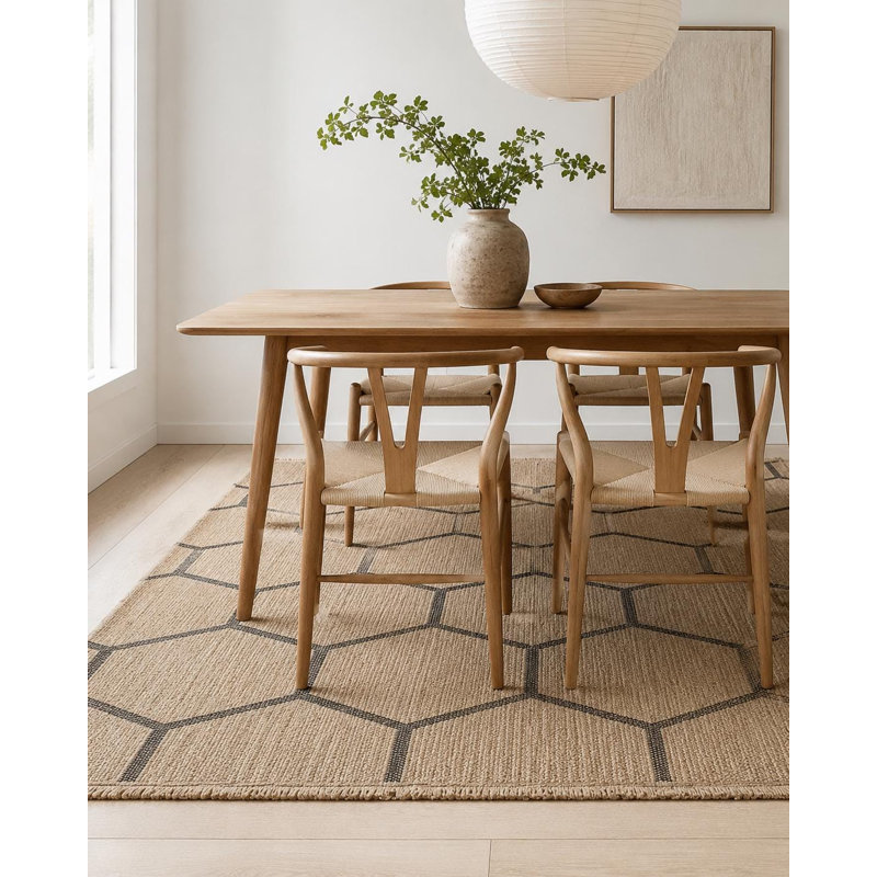 Black honeycomb lattice machine-woven polypropylene accent rug, Medium — 5'3" x 7'7"