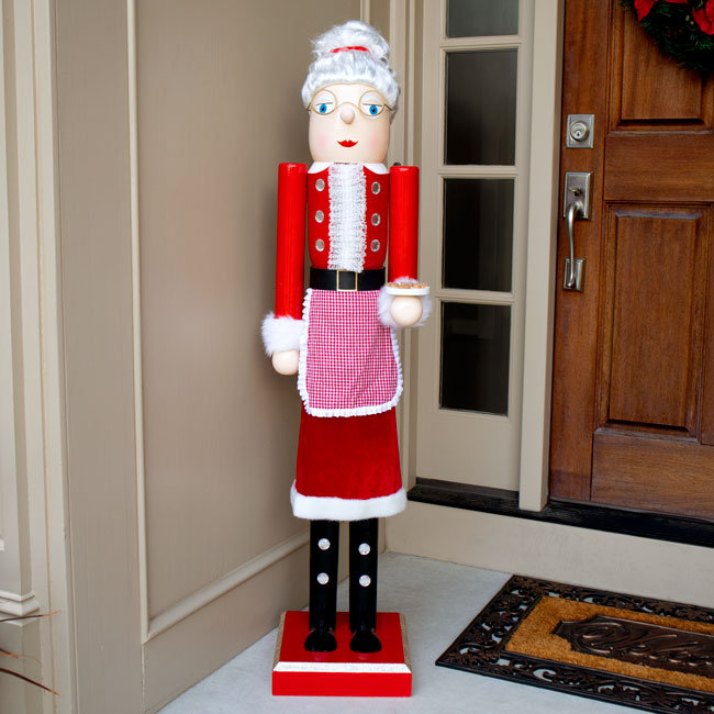 Mrs Claus Nutcracker Statue