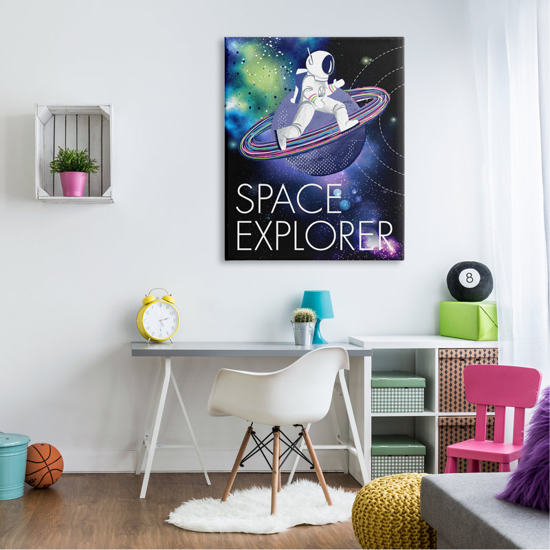 Space Explorer, univers étoilé, astronaute sur galaxie, ferme grise, estampe numérique encadrée, art texturé par Jennifer Ellory