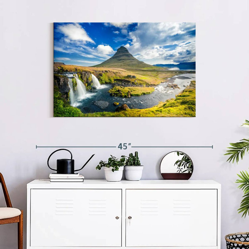 Surplombant la montagne Kirkjufell, H 24 po x l 36 po