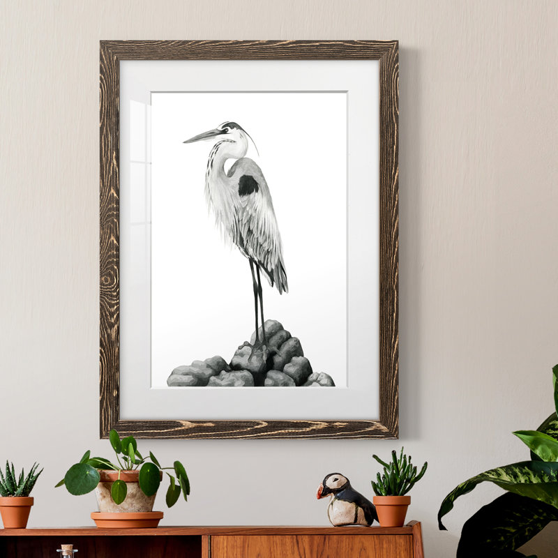 Shoreline Heron In B&W II - peinture encadrée, H 24 po x l 20 po x P 1 po, Noyer