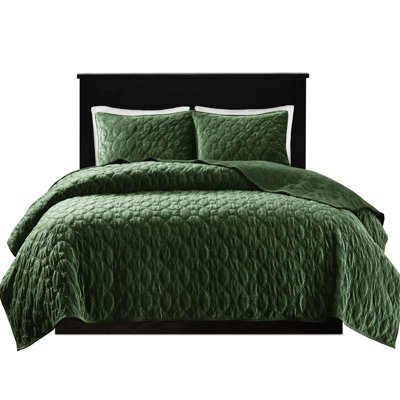 3 Piece Velvet Quilt Full/Queen - Stylish And Warm With Geometric Quilting, Includes Quilt, 2 Shams, Cotton Filled For Comfort Elegant Soft Design,