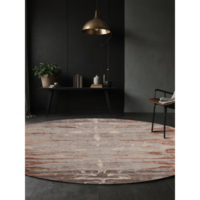 Tapis gris soyeux et moelleux