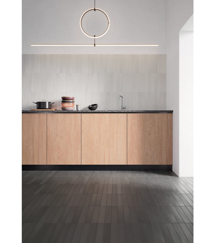 Carreau de porcelaine 2,4 po x 14,5 po, Gris foncé