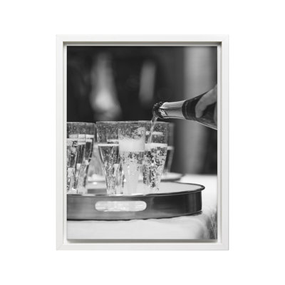 Verser du champagne No3