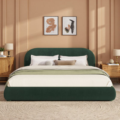 Grand lit plateforme en velours de luxe avec tête de lit courbée