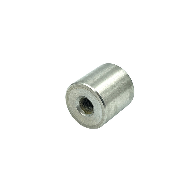 E06EE7EB71F04BAC8DDB46B4DE903D13 1/2 pouce de diamètre x 1/2 pouce de base ronde en acier inoxydable brossé