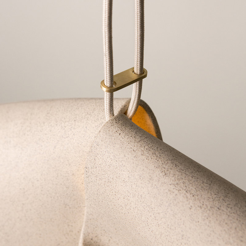 Shado Pendant, Sand