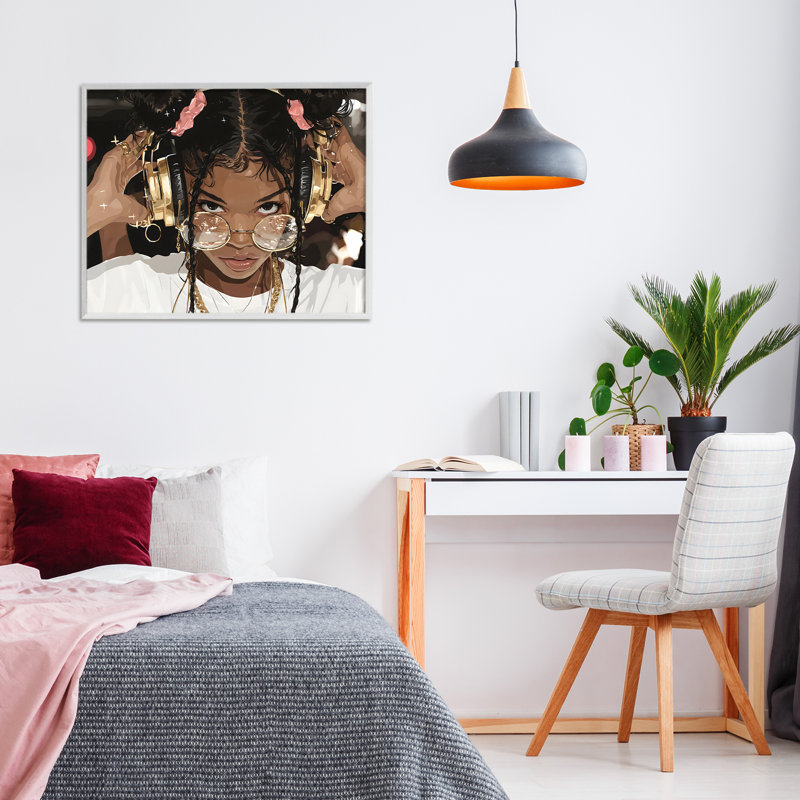 Fille branchée avec un casque doré, estampe numérique, design par Franklyn Gregory, 11 x 14, Farmhouse Grey Giclee Framed