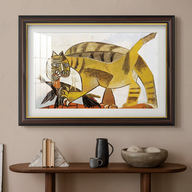Chat mangeant un oiseau, 1939 - Pablo Picasso - Estampe encadrée sur mesure, 16 po x 22 po, Noyer doré