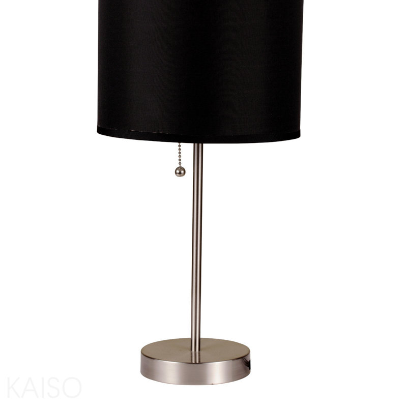 Lampe de table haute en métal 19 po avec finition argentée et abat-jour noir