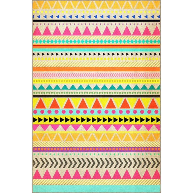 Tapis jaune lavable à motif géométrique triangulaire, Sous-tapis carré 3 pi 3 po inclus