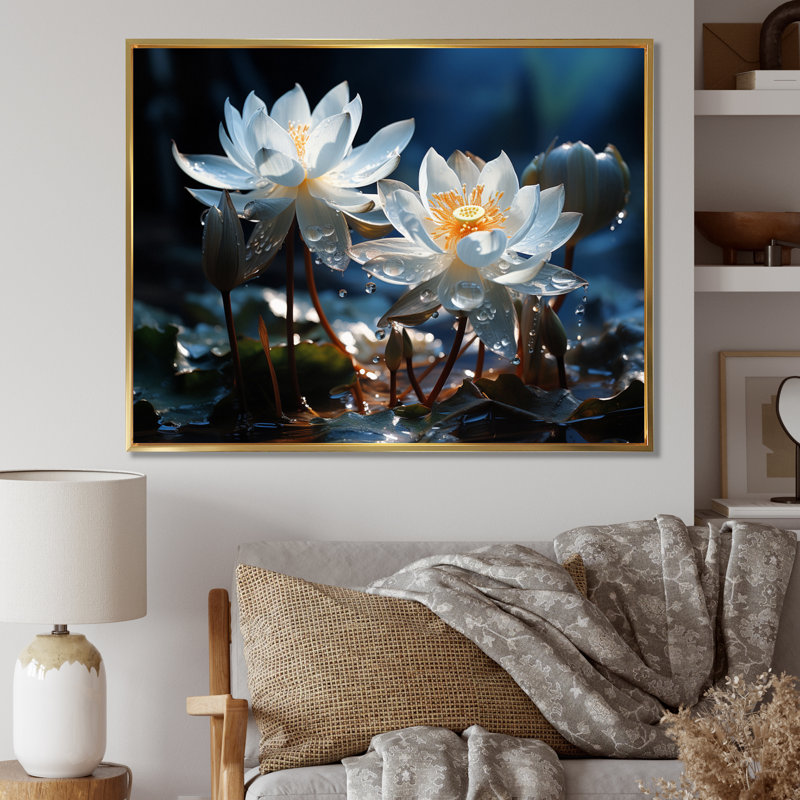 «White Yellow Lotus Field V», reproduction sur toile, Cadre flottant doré, H 34 po x l 44 po x P 1,5 po