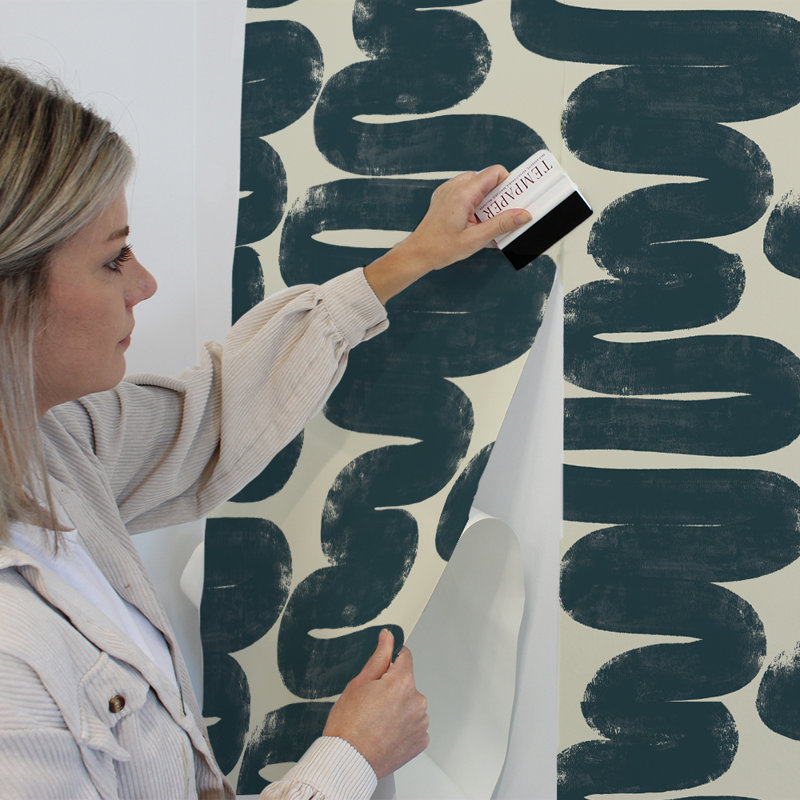 Papier peint adhésif Wiggle Room par Bobby Berk, Bleu / blanc, L 16,5 po x l 20,5 po