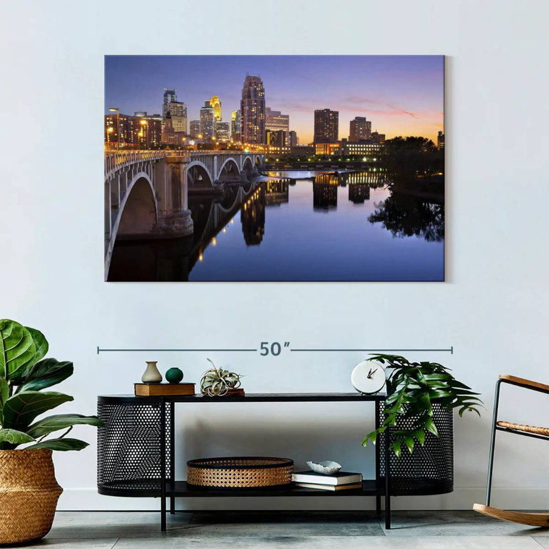 Ravi Minnesota, 32" H x 48" W