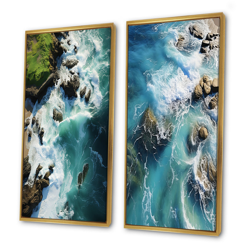 Vue aérienne sur une île tropicale IV - plage, ensemble d'art mural sur toile 2, Cadre flottant doré, H 28 po x l 25 po