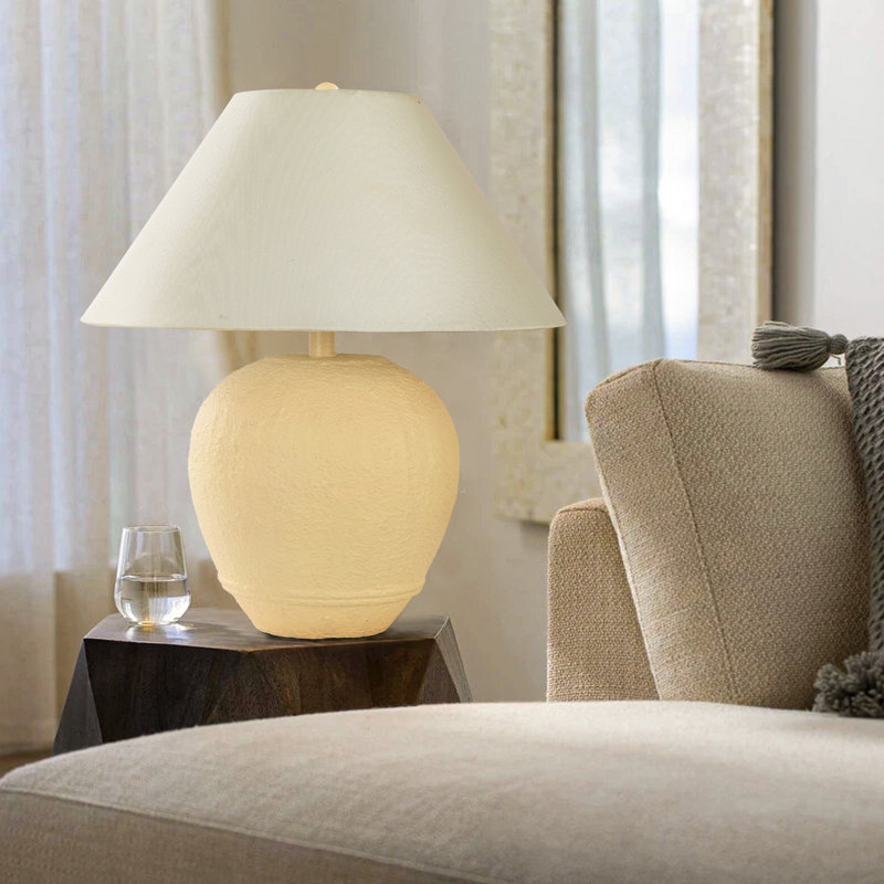 Lampe de table en céramique Kula , Blanc, crème, H 21,65 po x l 17,99 po x P 17,99 po