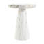 Table d'appoint sculpturale contemporaine Merek MGO avec finition veinée inspirée de la pierre, détails Art déco et construction durable-133726468-133726469