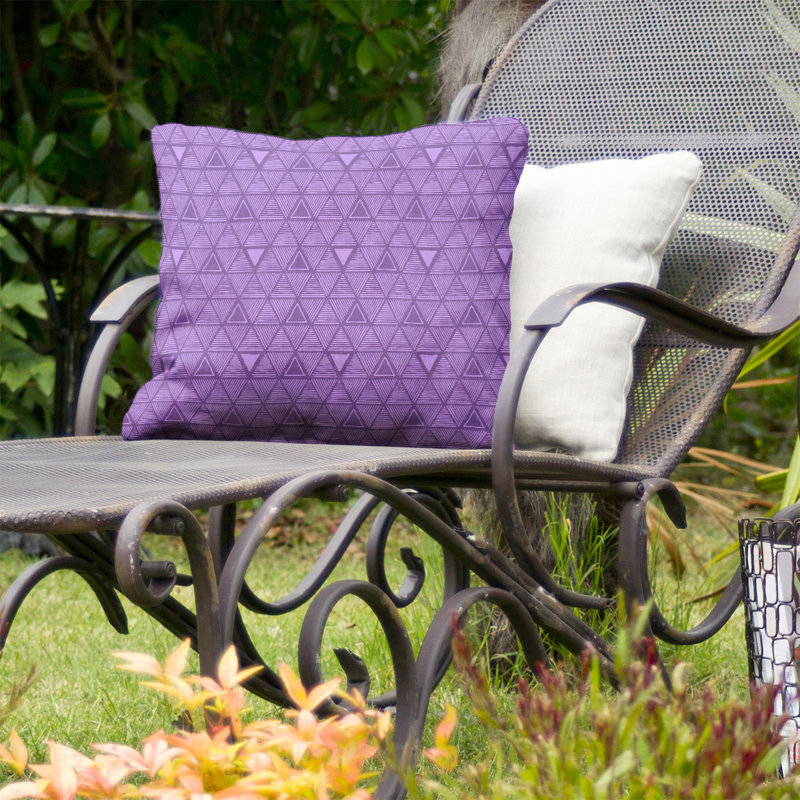 Coussin décoratif intérieur / extérieur dessiné à la main Triangles, 20 po x 20 po, Mauve chaud, Polyester filé