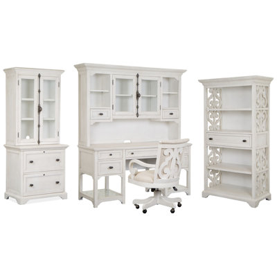 Bureau et huche avec chaise