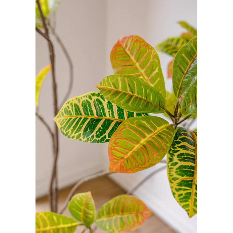 Simulation Of Large Golden Banyan Tree Pot