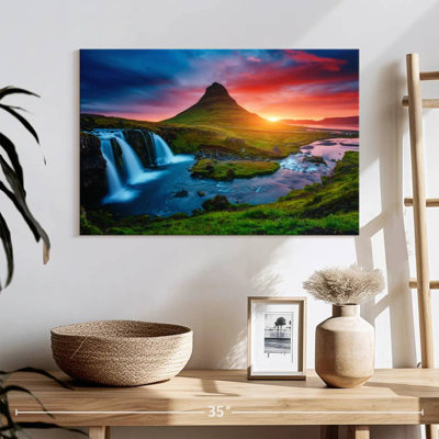 Cascade du volcan Alvord Kirkjufell