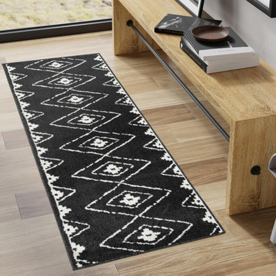 Latitude Run® Vefsna Nikolis Rug Black