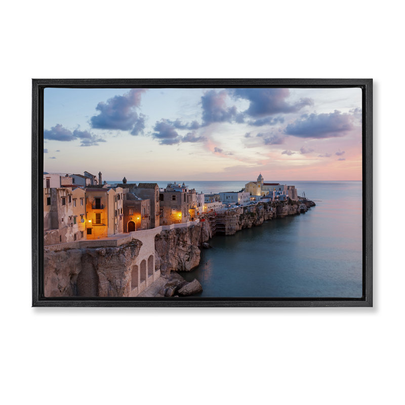 «Coastal City Architecture» par Danita Delimont, Cadre flottant noir de jais, H 21 po x l 31 po