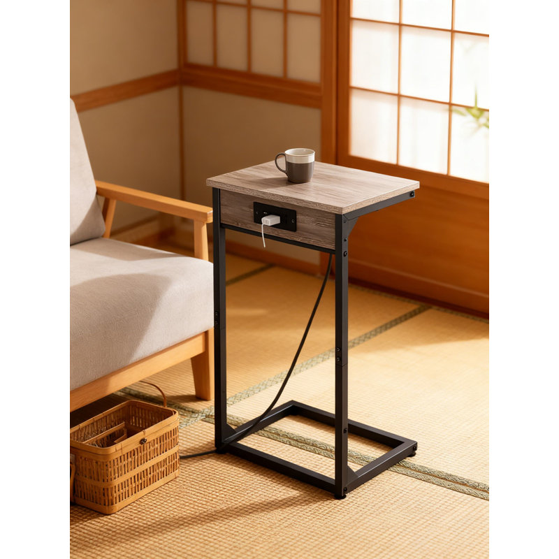 Table de bout en forme de C avec station de charge rapide, sac de rangement multi-couches, table d'appoint robuste pour le salon et la chambre à coucher