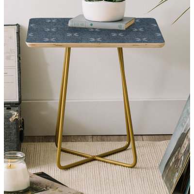 Table de bout à pieds croisés