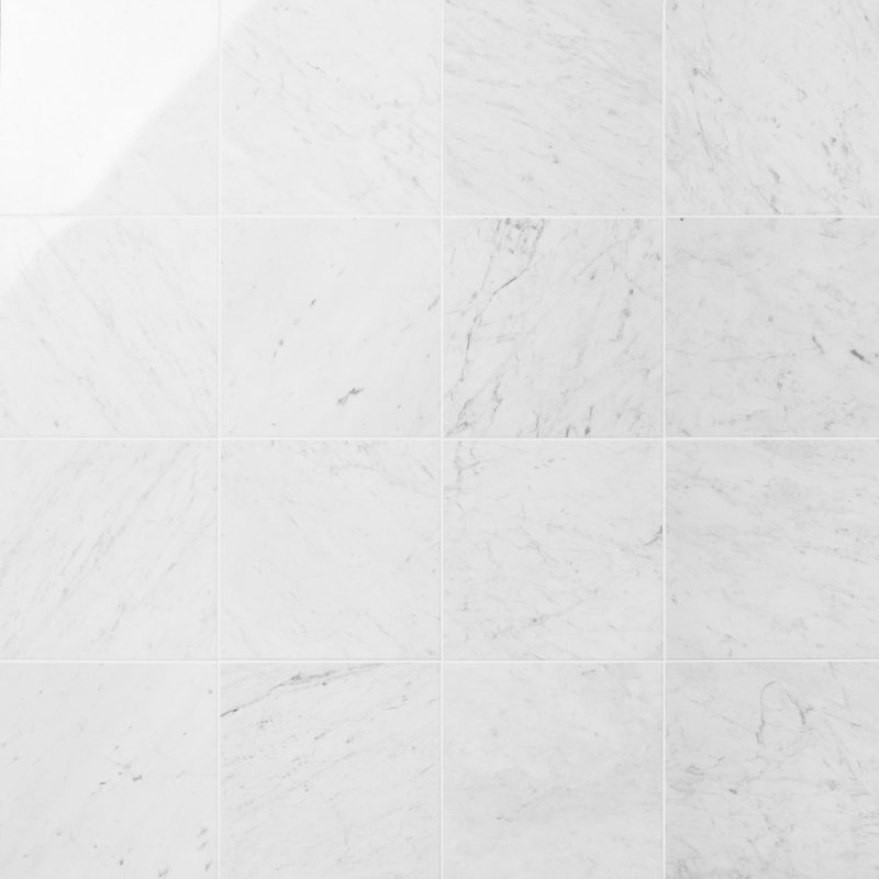 Carreau de marbre et de plancher en marbre poli 12 po x 12 po Carrara (10 pieds carrés / caisse), L 12 po x L 12 po, White