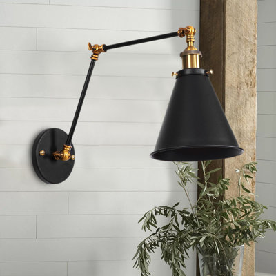 Coyne Wallchiere