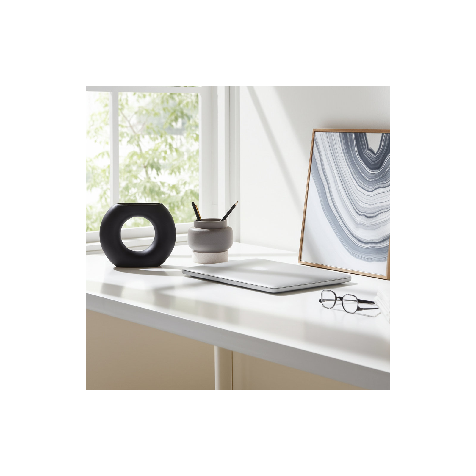 Black, 5.43" H x 6.53" W x 1.81" D