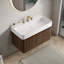 Meuble-lavabo suspendu de 76 cm et 91 cm avec lavabo, armoire de rangement murale, lavabo intégré en surface solide blanc brillant/beige crème chaud, 3 trous prépercés pour robinetterie, portes à fermeture amortie, armoire en noyer et chêne clair-648485170-648485177-648485180