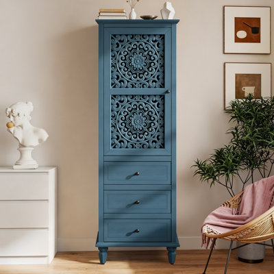 Meuble d'appoint haut Anadia 63 po avec porte ajourée sculptée et pieds en bois massif, buffet en bois sculpté avec 3 tiroirs