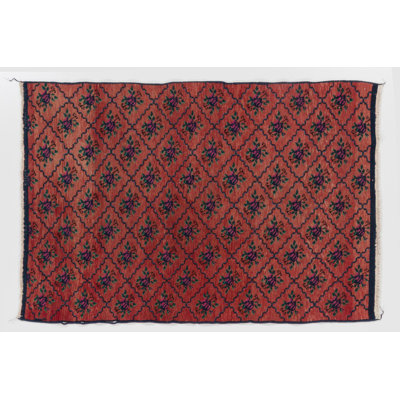 Tapis Karapinaire à fleurs imbriquées