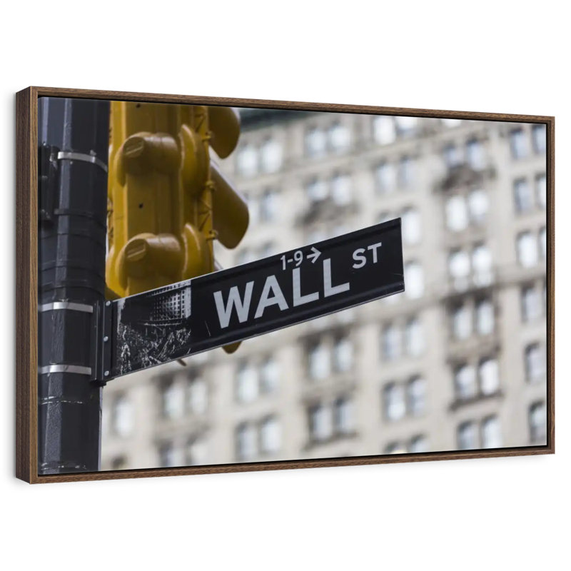 NYC Wall Street, 19 po x 13 po, Cadre flottant noyer