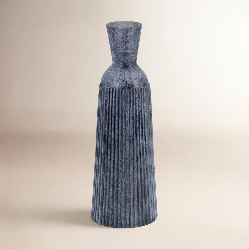 Vase en verre rainuré, H 16 po x l 5 po x P 5 po