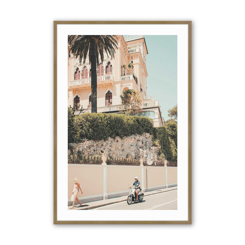 Imprimé bord de mer, Cadre doré brossé, H 21,25 po x l 17,25 po x P 1,25 po