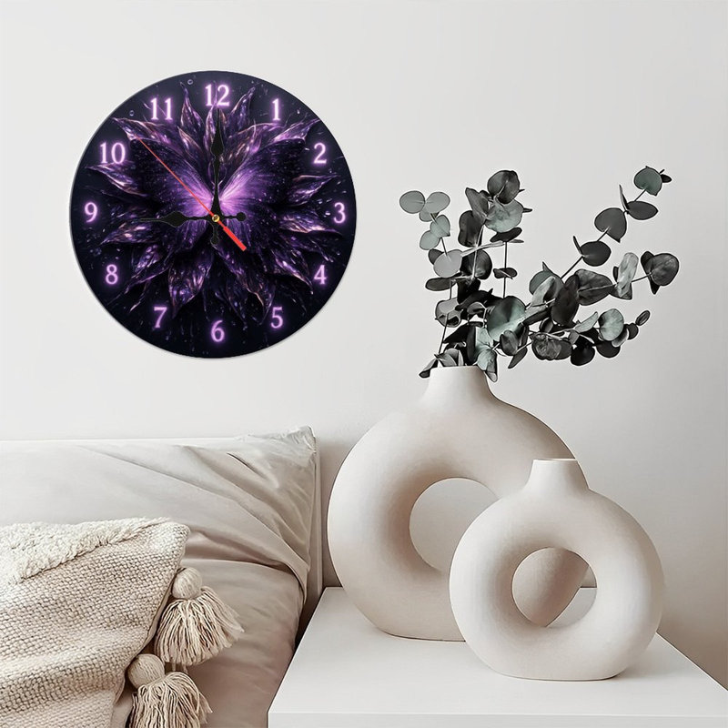 Horloge lumineuse mauve avec papillon