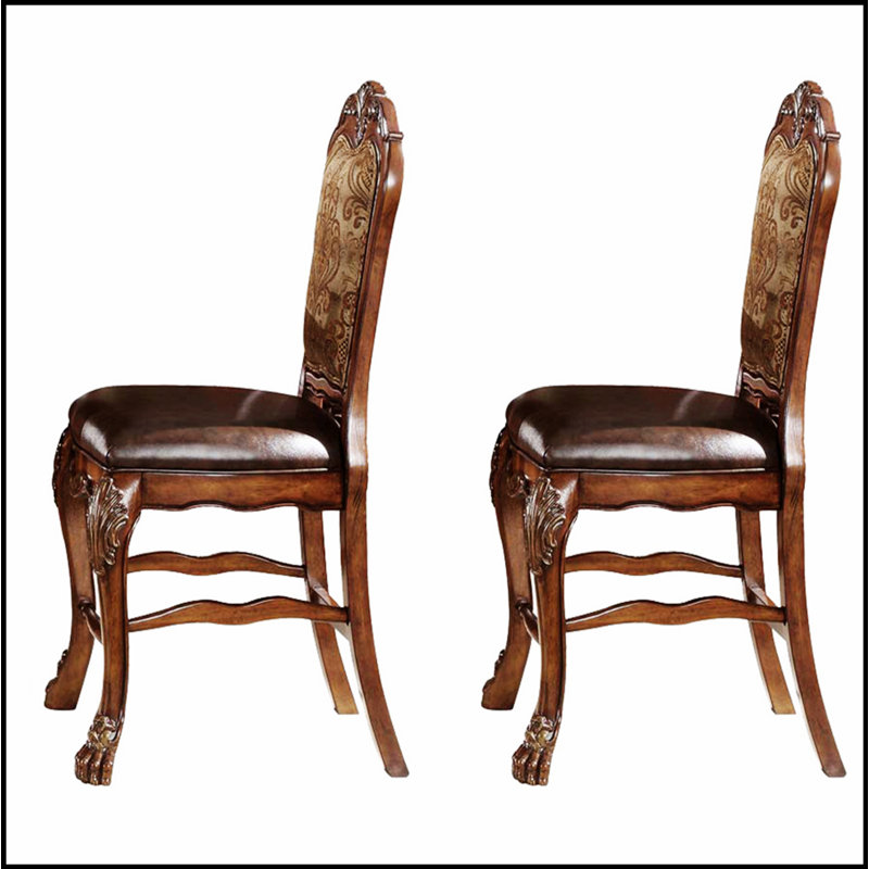 Élégantes chaises à hauteur de comptoir beige et chêne cerise, ensemble de 2, parfaites pour le confort et le style dans n'importe quelle salle à manger.