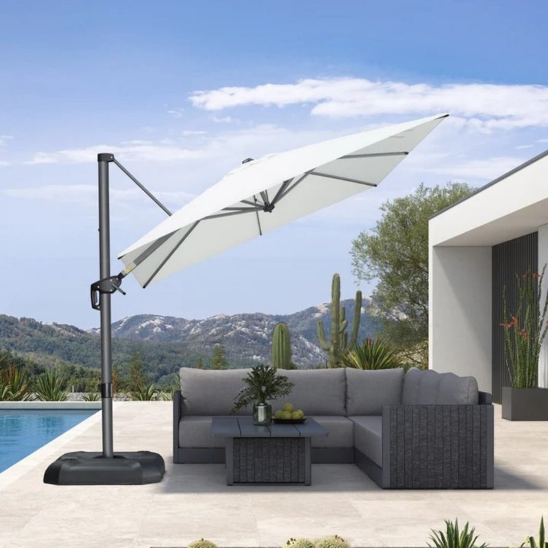 Parasol en porte-à-faux carré en aluminium avec base et rotation à 360 degrés Murren, H 108 po x l 96 po x P 96 po, Blanc