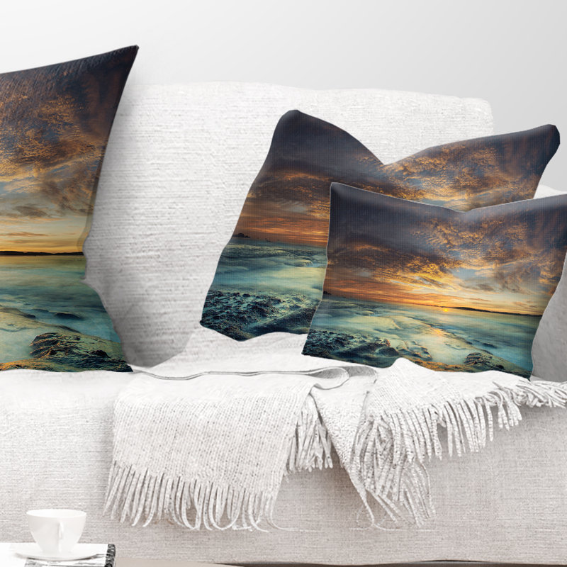 Coussin décoratif The Tanah Lot à Bali Island - Sea & Shore, 12 po x 20 po, Rectangulaire
