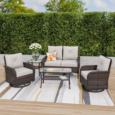 Ensemble de canapé de patio en osier pour 4 personnes et chaises berçantes pivotantes avec coussins beiges, avec tables
