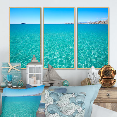 «Blue Benidorm Levante Beach - Sea & Shore», ensemble de 3 toiles murales encadrées