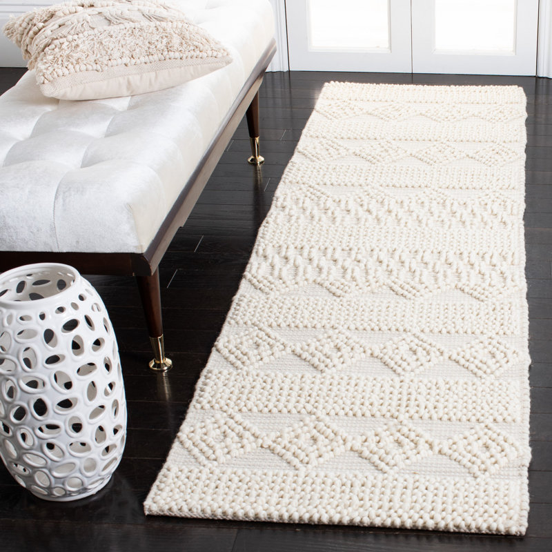Natura Handwoven Wool/Cotton Beige Area Rug, Runner 2'3" x 8'
