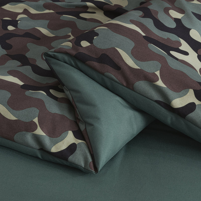 Full Green Microfiber Reversible Camouflage Comforter Set