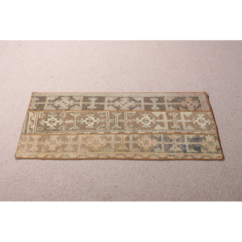 Petits tapis faits à la main en patchwork antique turc en laine brune pour une esthétique bohémienne décorative abstraite dans la maison