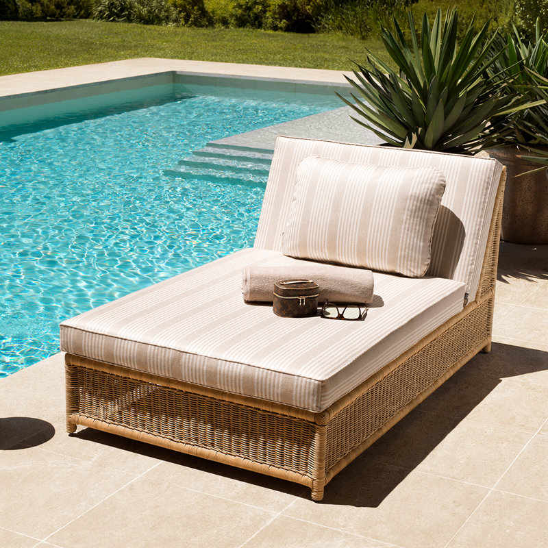 Hampton Outdoor Chaise Lounge